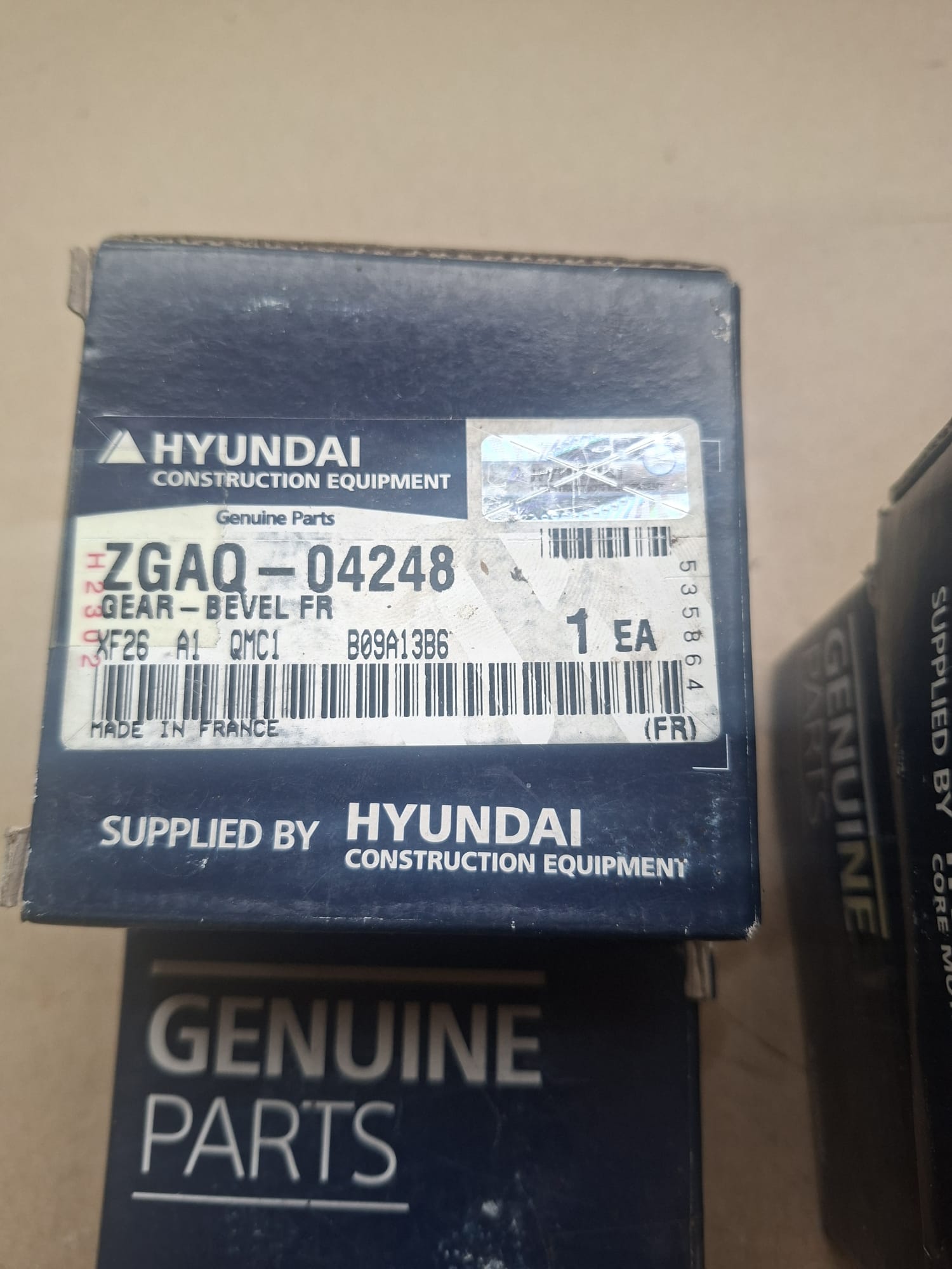 Hyndai 770 zubčanici deferenciala cetri komada