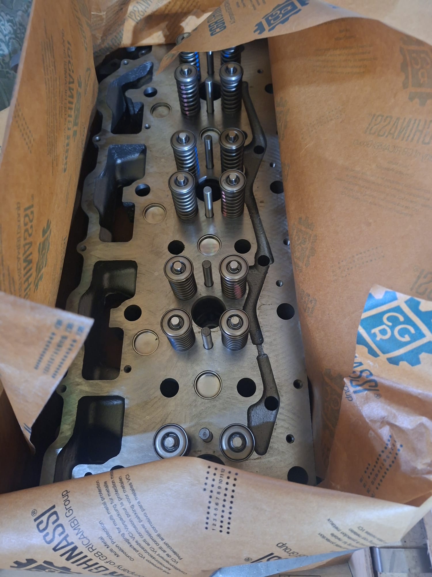 Caterpillar glave komletne sa ventilima 7w2224 za cat d8l.